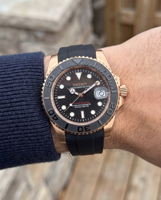 Rosegold Deep-Master Rubber on the wrist