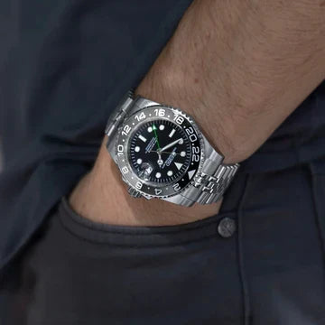 Bruce Wayne GMT