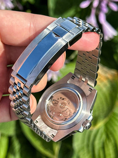 Bruce Wayne GMT